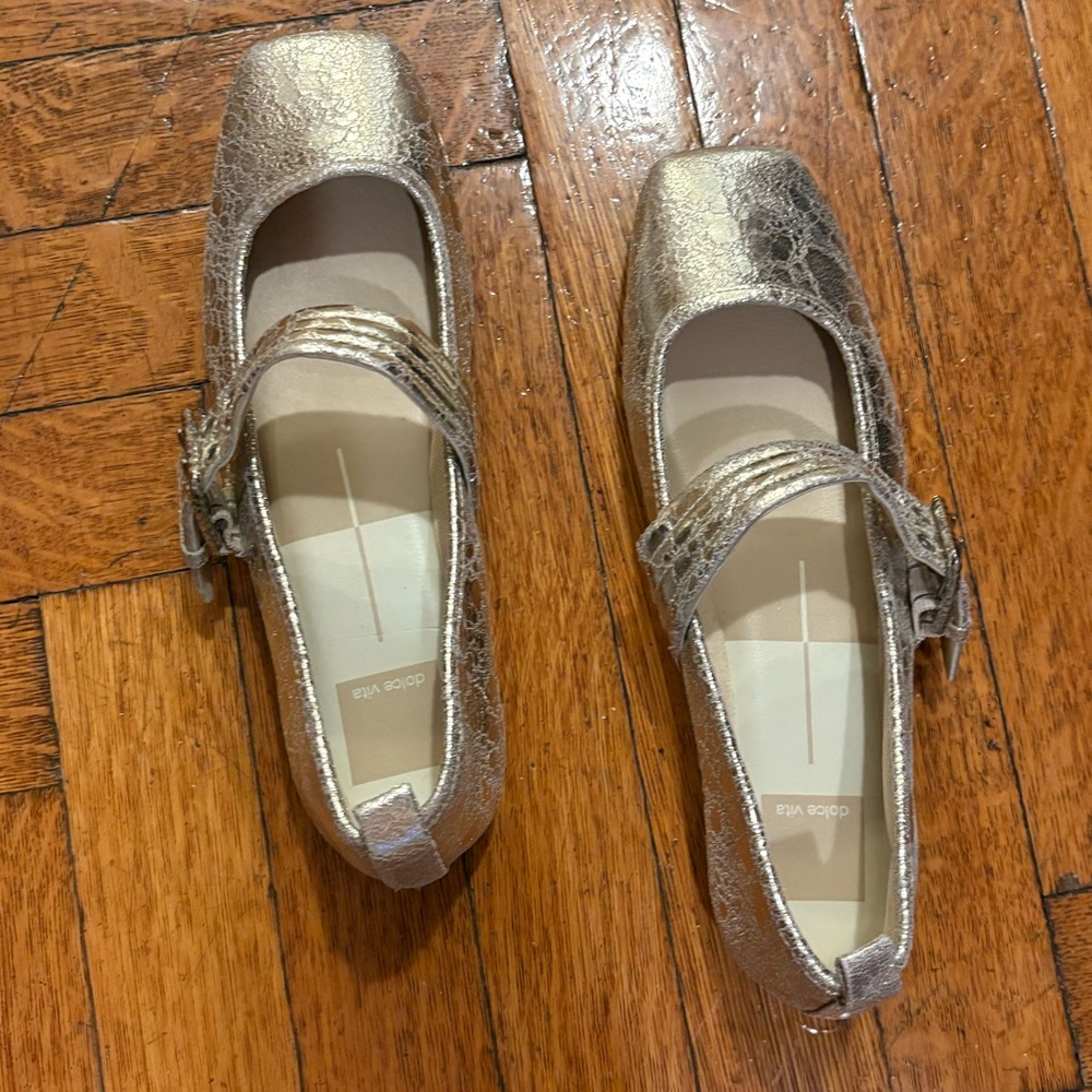 Dolce Vita buckled silver flats - size 7.5